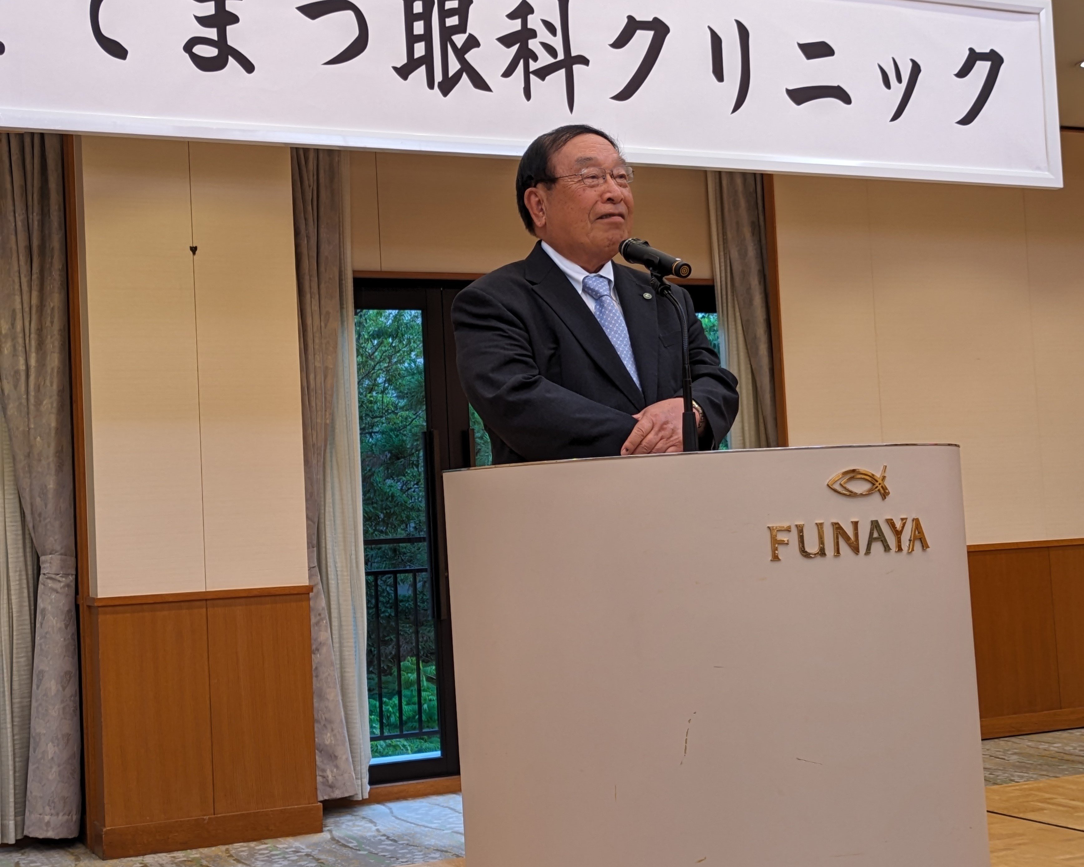 たてまつ眼科クリニックのスタッフがイベントで親睦を深める様子。チームワークの良い眼科スタッフ。
